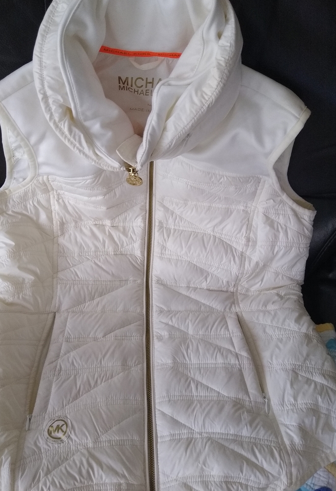 Women's quilted puffy vest NWOT Michael kors